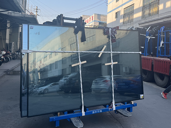 隔熱玻璃